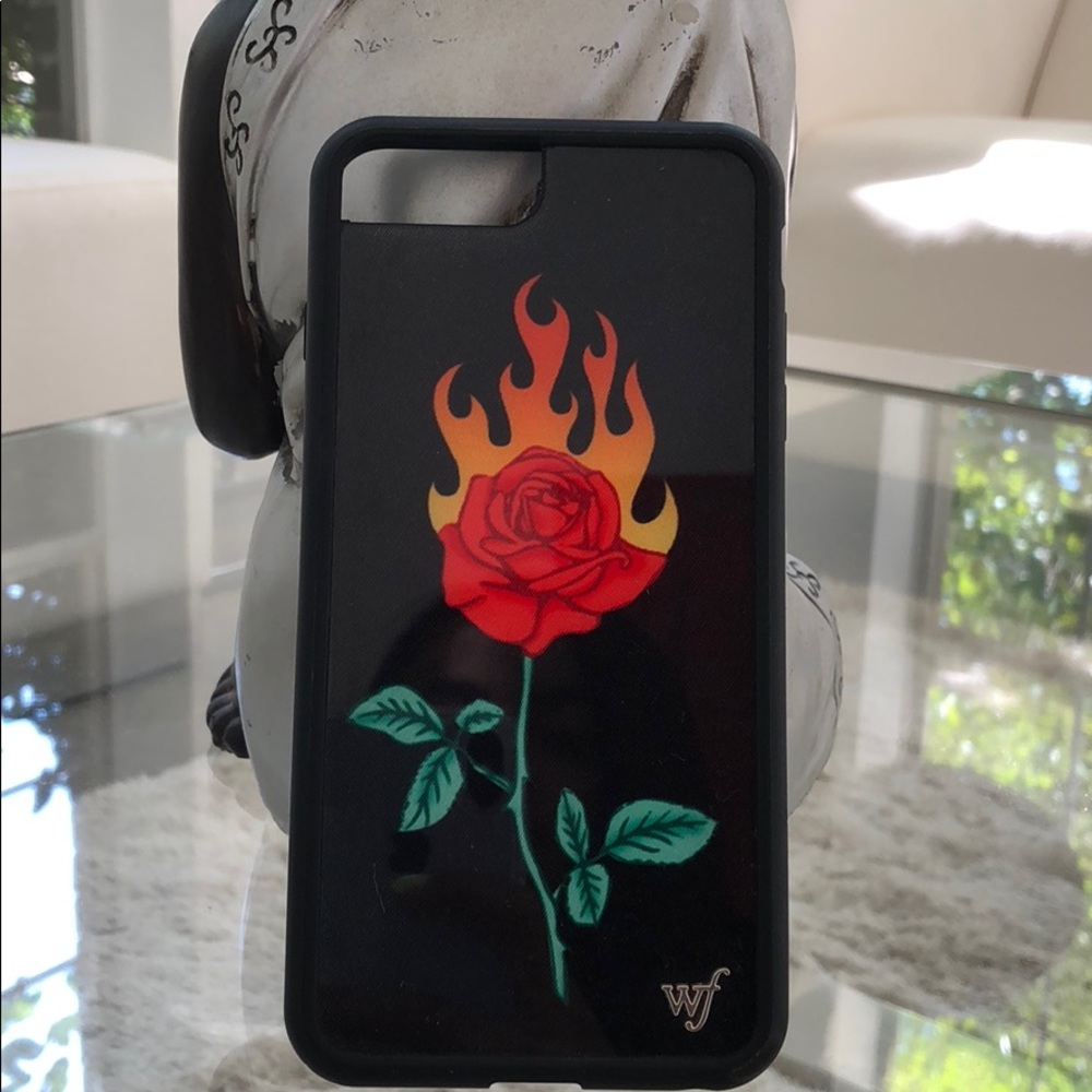 iPhone 6/7/8 plus wildflower case COMES WITH BOX